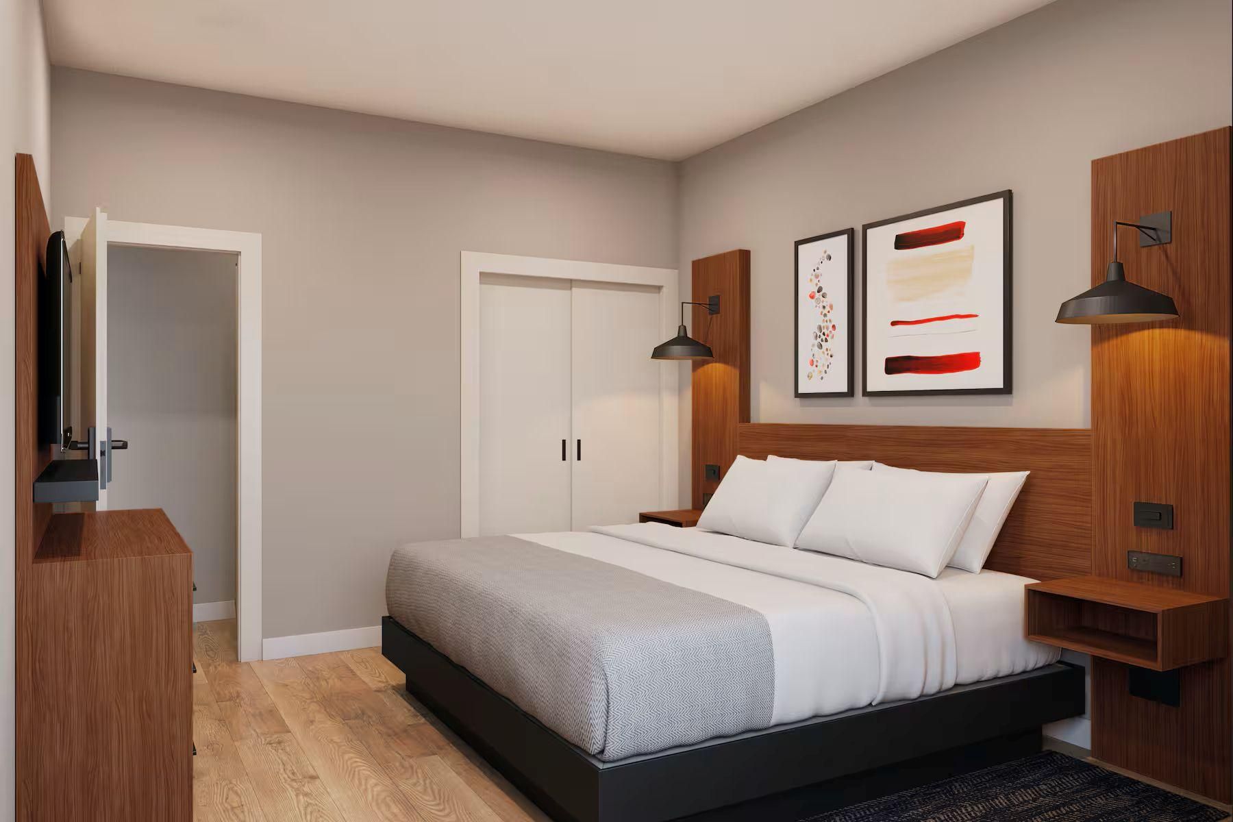 King Room with Roll-in Shower - Mobility Access/Non-Smoking