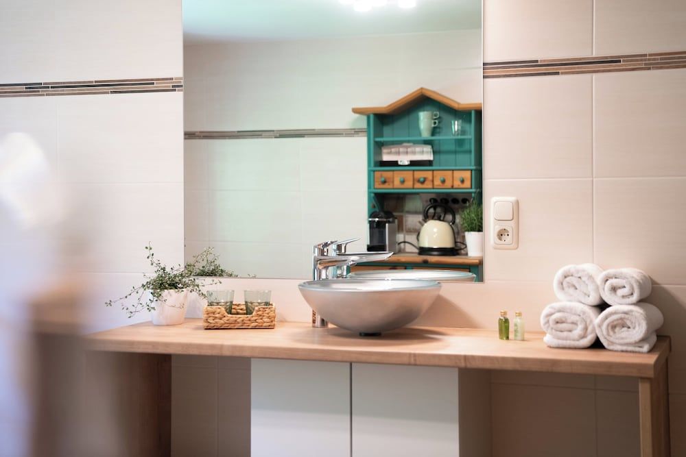 Lakeview Apartments Deluxe Apartment, Lake View, Lakeside 7