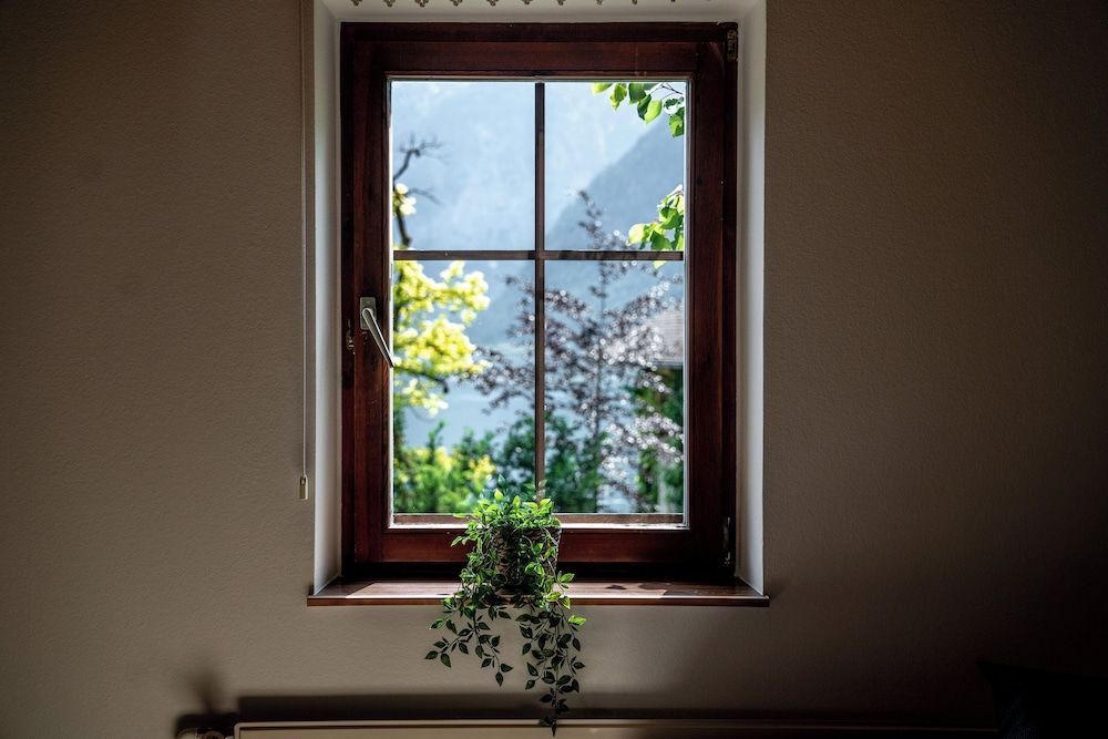 Lakeview Apartments Classic Apartment, Partial Lake View 4