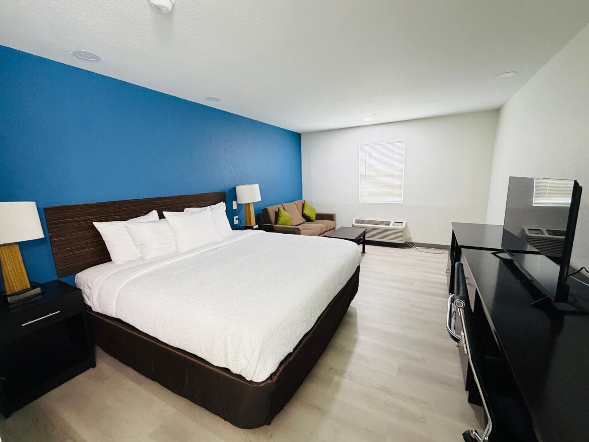 Deluxe King Room