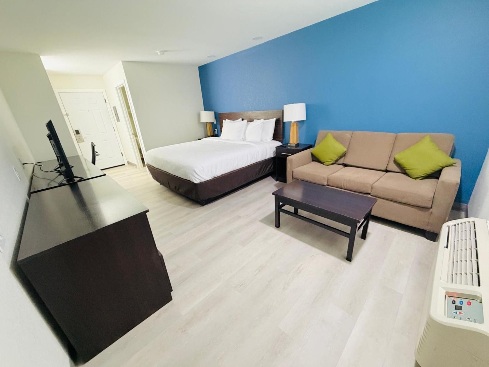 Deluxe King Room