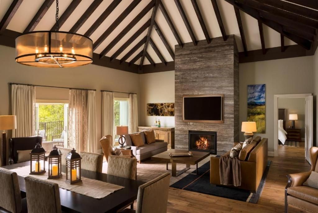 Villa Briscoe Suite