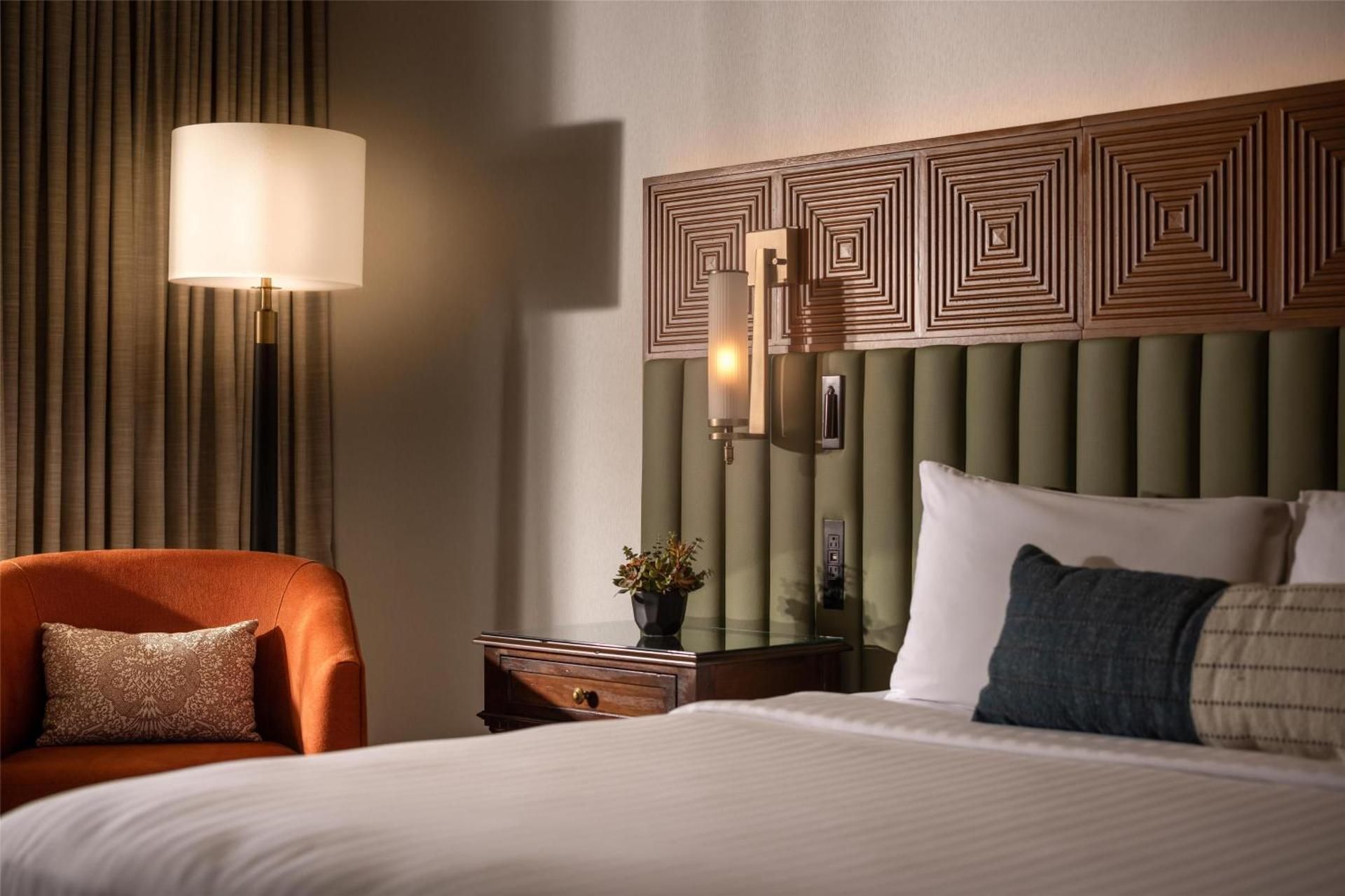 Deluxe King Room with View