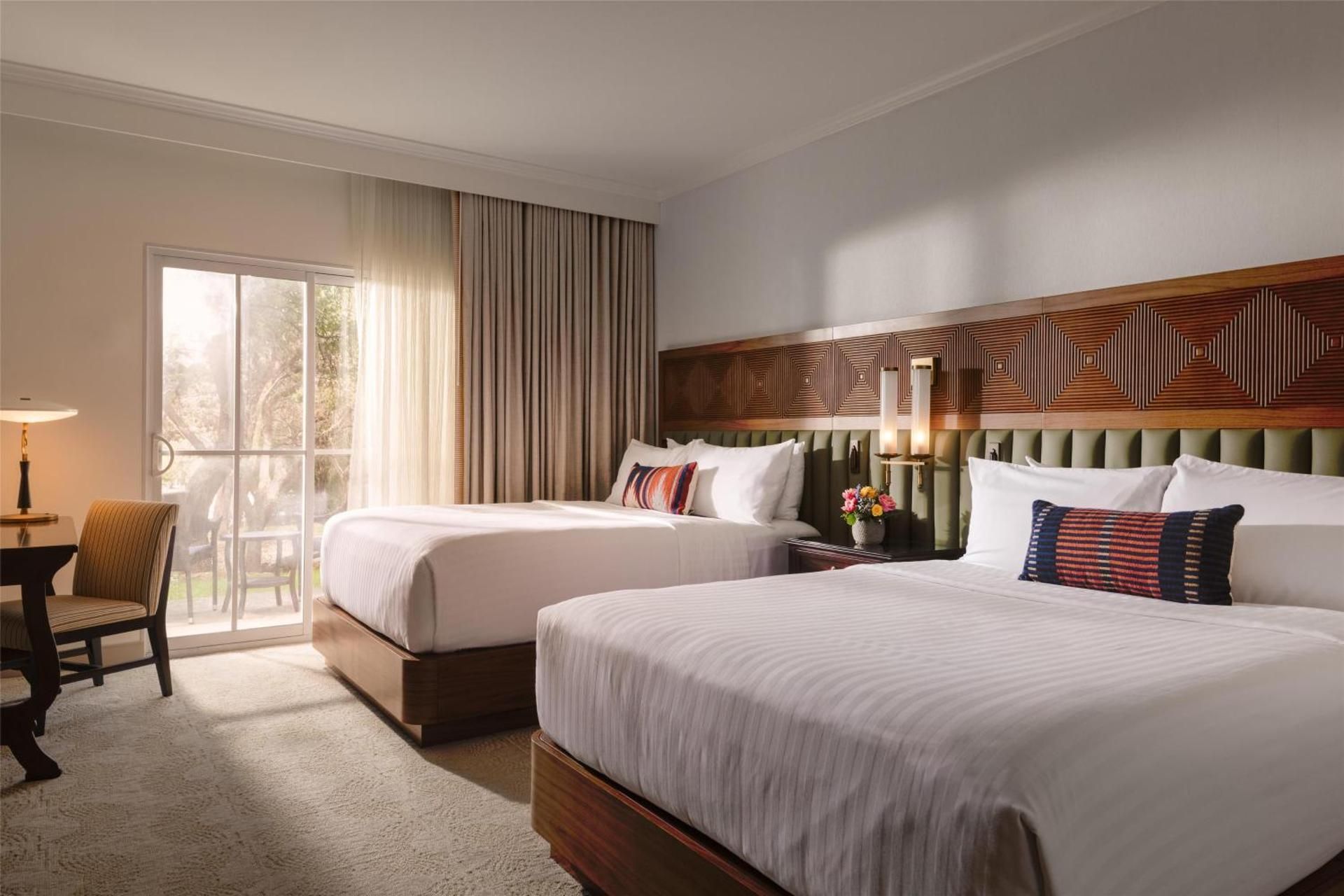 Family Room with Two Queen Beds and Roll-in Shower – Mobility Accessible