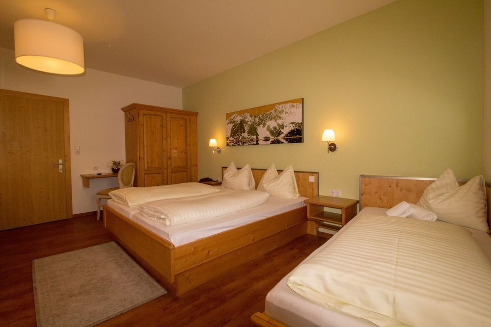 Hotel Munde Superior Triple Room