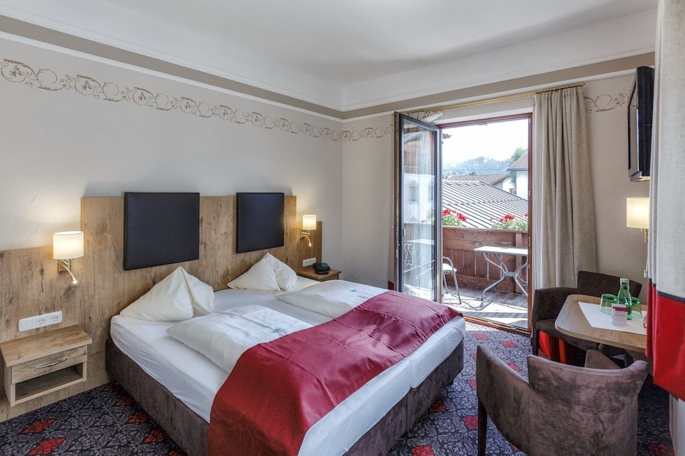 Deluxe Double Room (Thermal Facility Access)