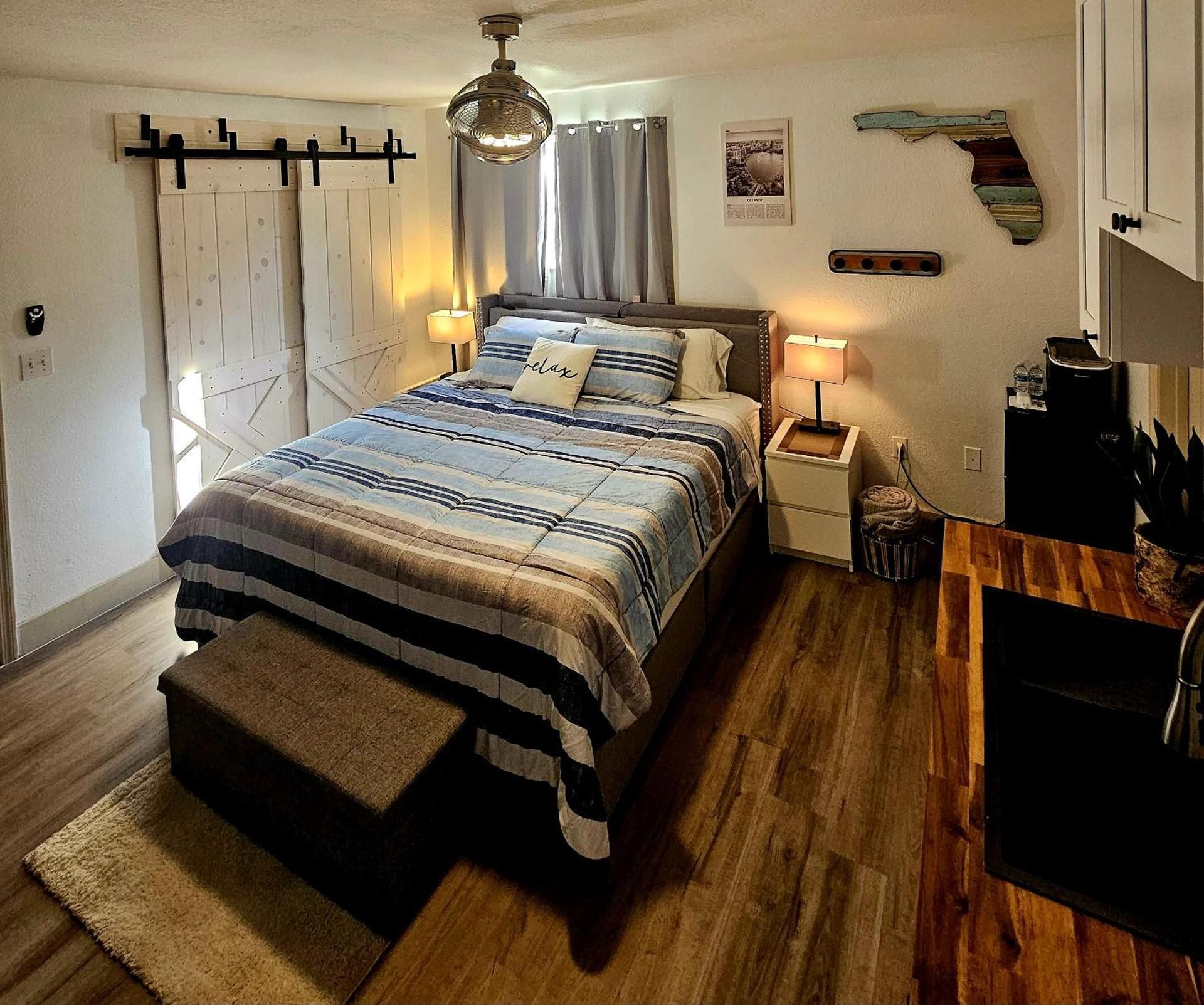Deluxe King Room
