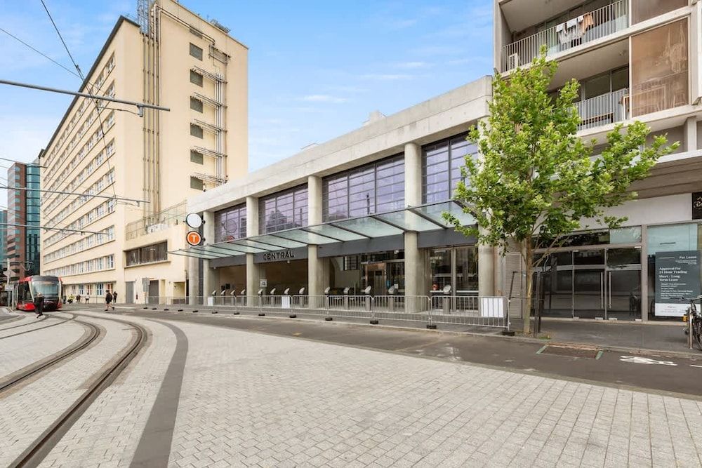 Central Art-deco 1bed With Balcony Aircon Apartment 15