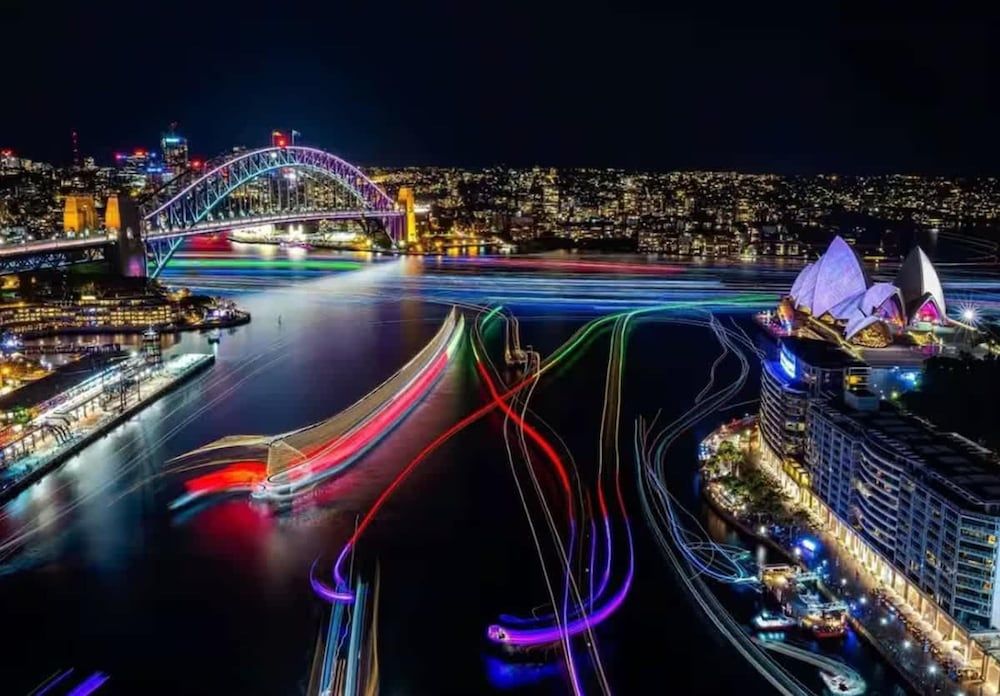 Central Art-deco 1bed With Balcony Aircon Apartment 16