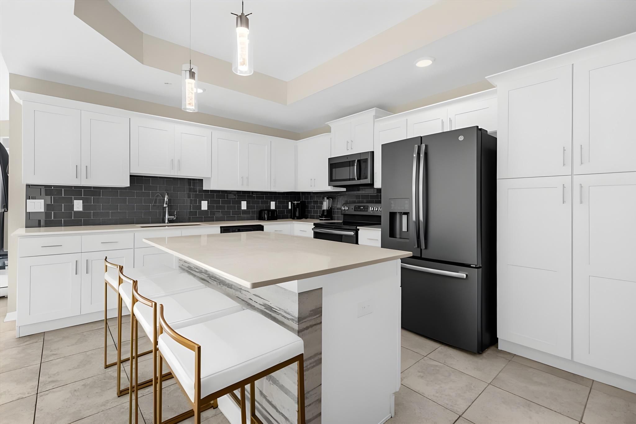3 Bedrooms 2 Bathrooms Storey Lake 3111-101PC