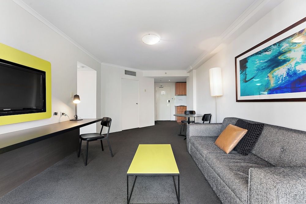 1 Valentine Ave Classic Apartment 4