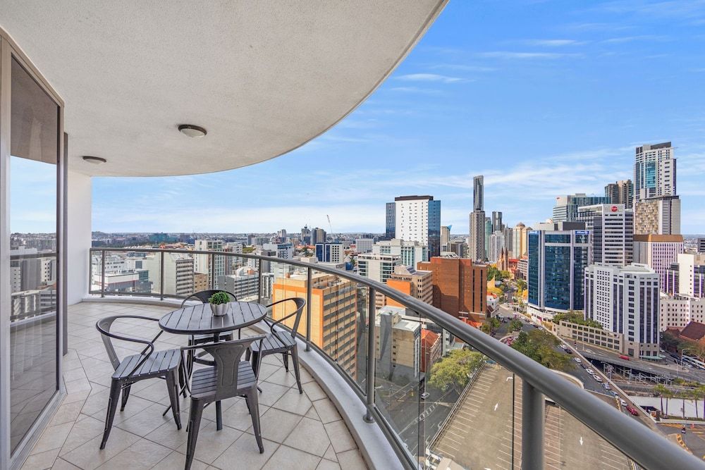 CLLIX Brisbane Central Apartments Three Bedroom Two Bathroom Apartment 5