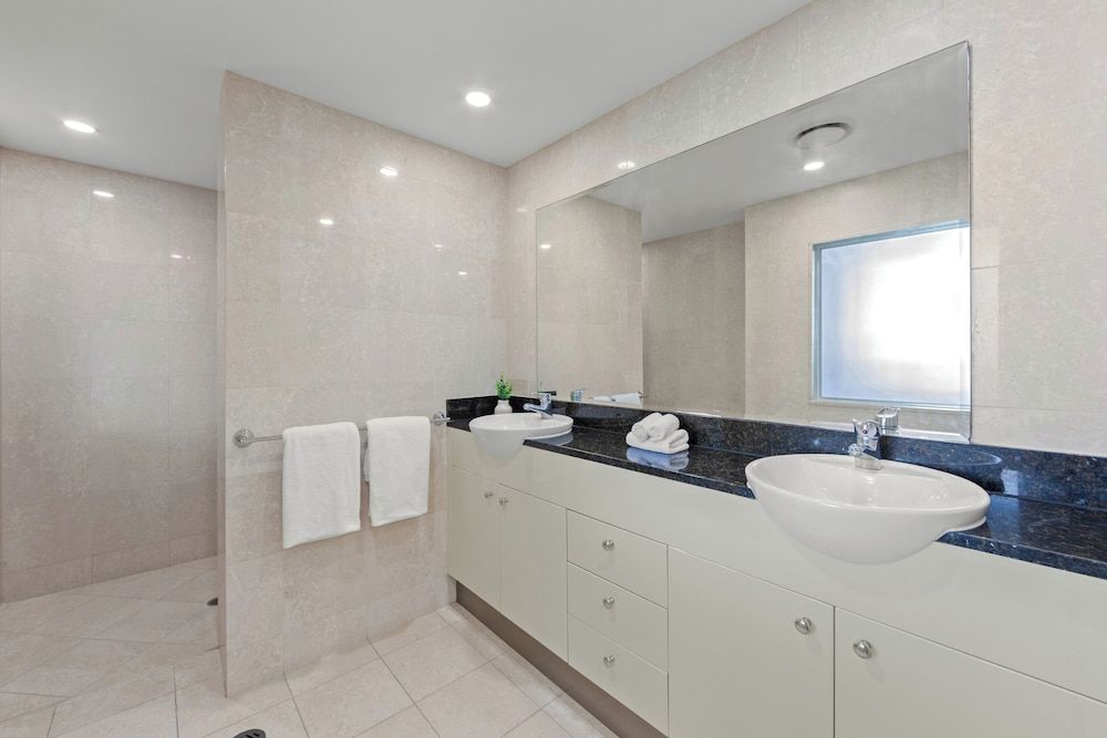 CLLIX Brisbane Central Apartments Three Bedroom Three Bathroom Split Level City View Penthouse 6