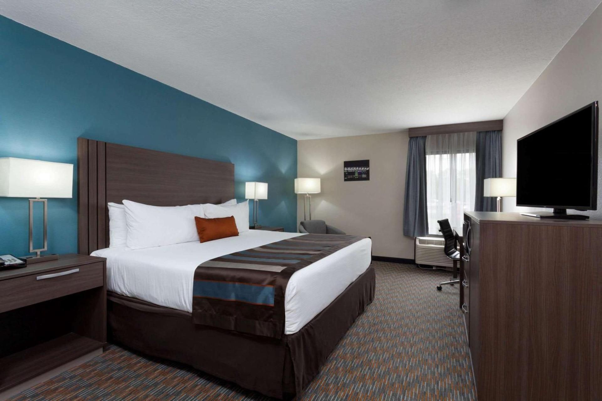 Deluxe King Room