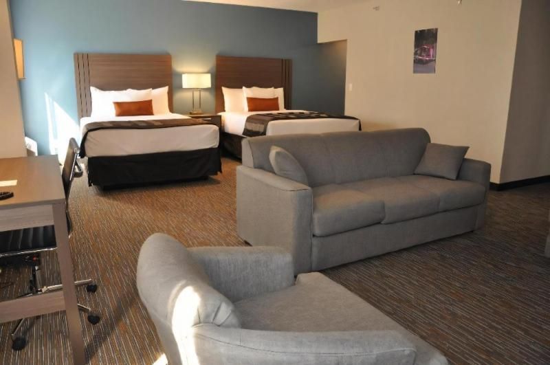 Deluxe King Suite
