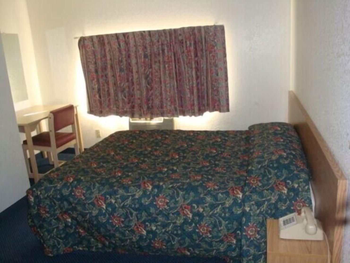 Queen Bed Non-Smoking