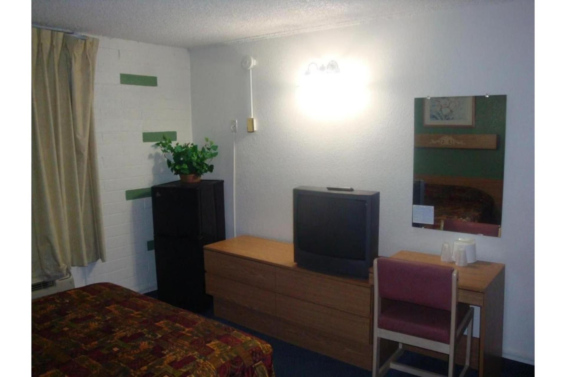 King Bed Accessible Non-Smoking