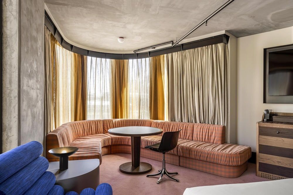 Hannah St Hotel Melbourne Lookout Corner Suite 5