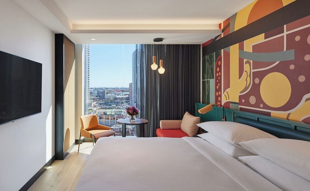 Standard Room, 1 King Bed, City View