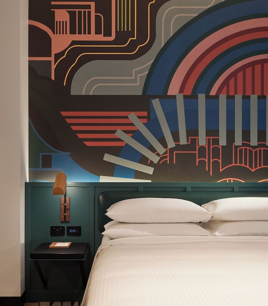 Standard Room, 1 Queen Bed, Roll-in Shower