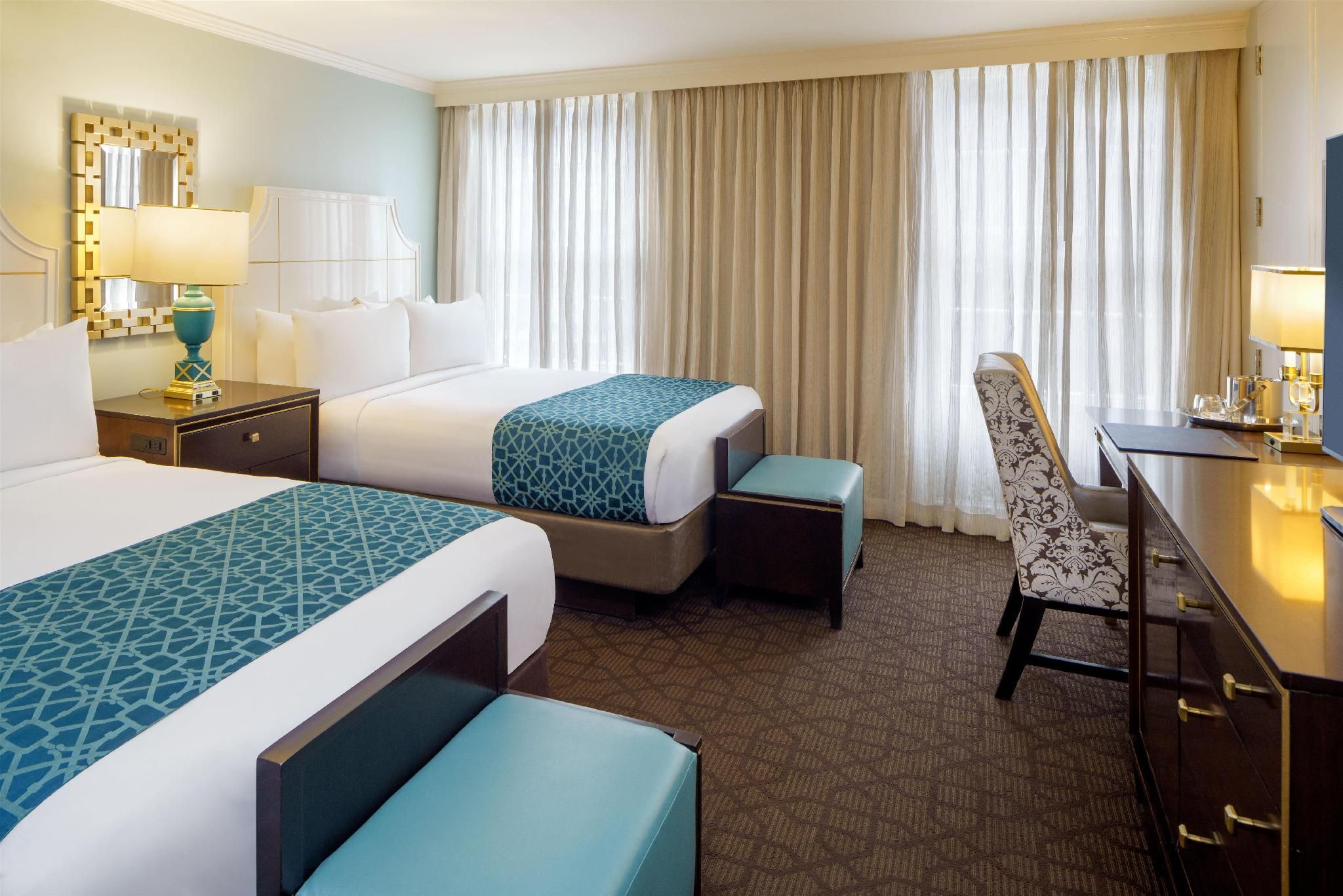 Junior Suite Two Queens ADA Mobility Tub
