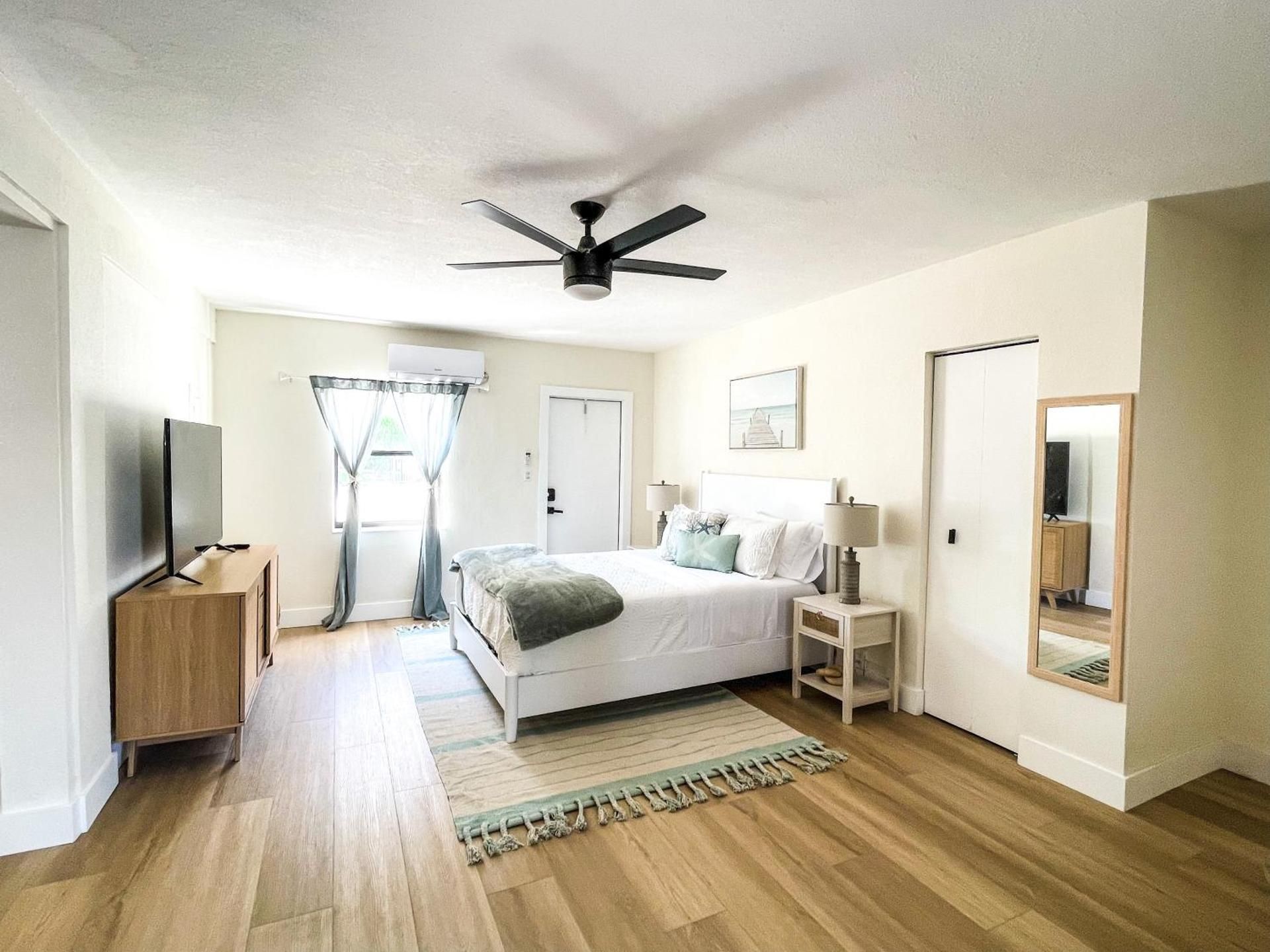 Bougainvilla Seaside Suites