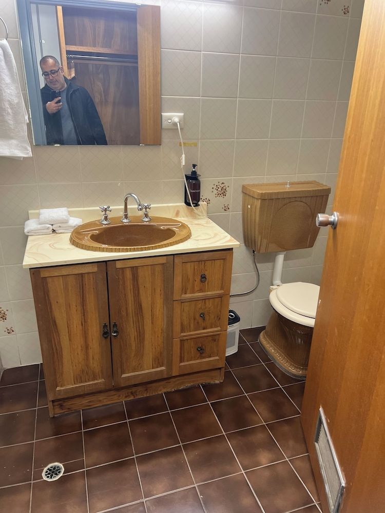 The Lodge Cooma Deluxe Triple Room 5