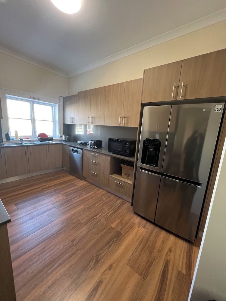 The Lodge Cooma Basic Quadruple Room 5