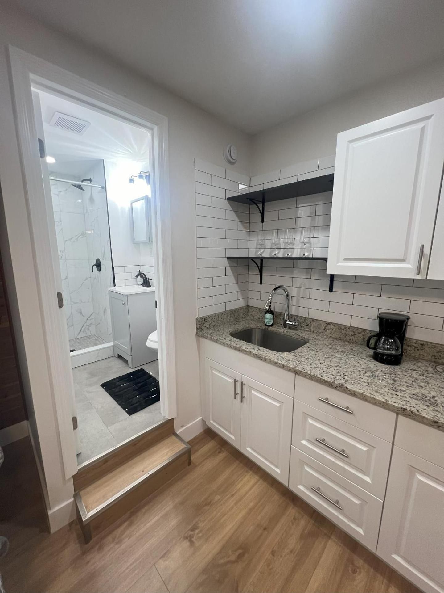 Standard Queen Studio with Kitchen and Den