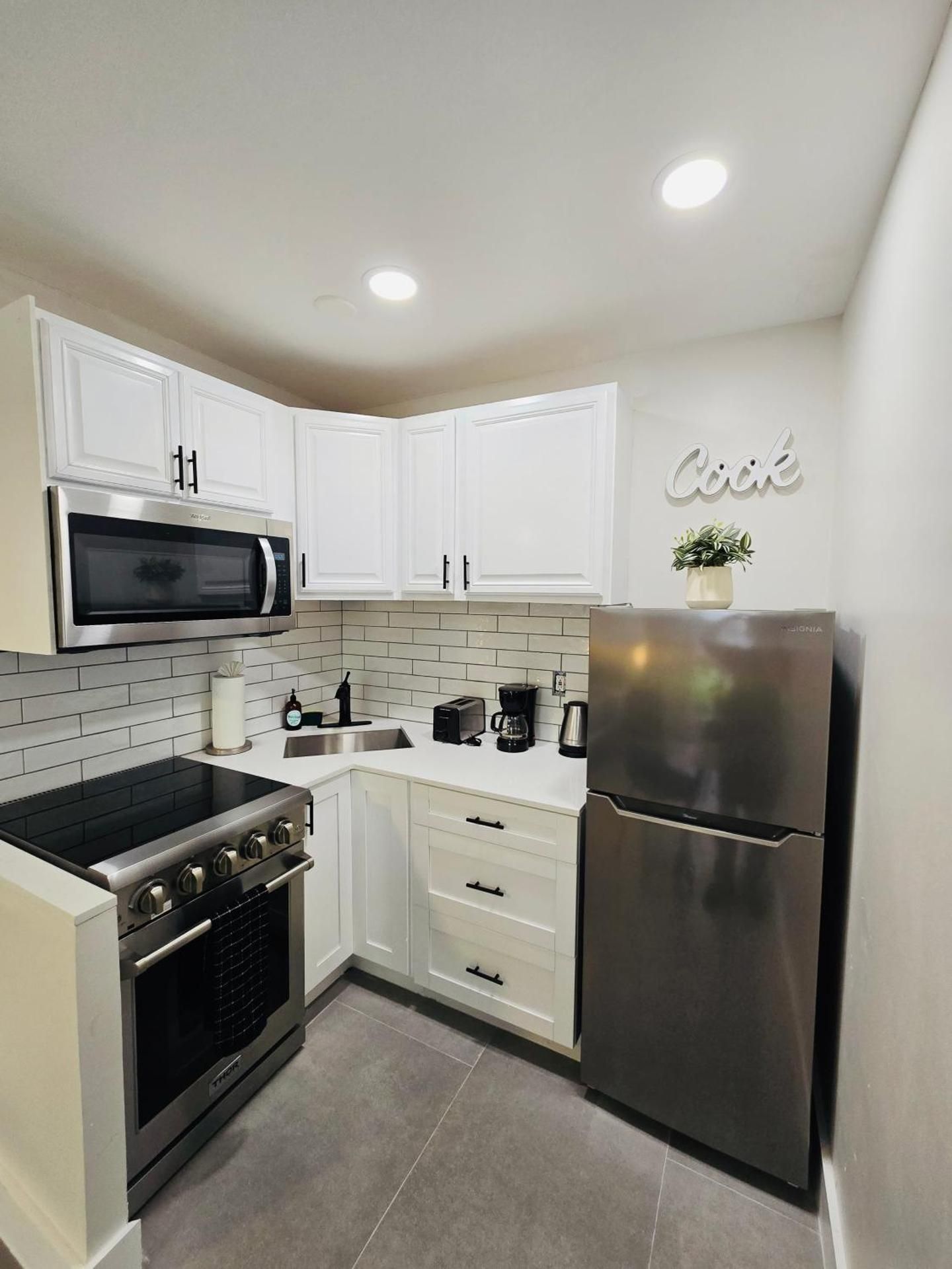 Standard Queen Studio with Kitchen