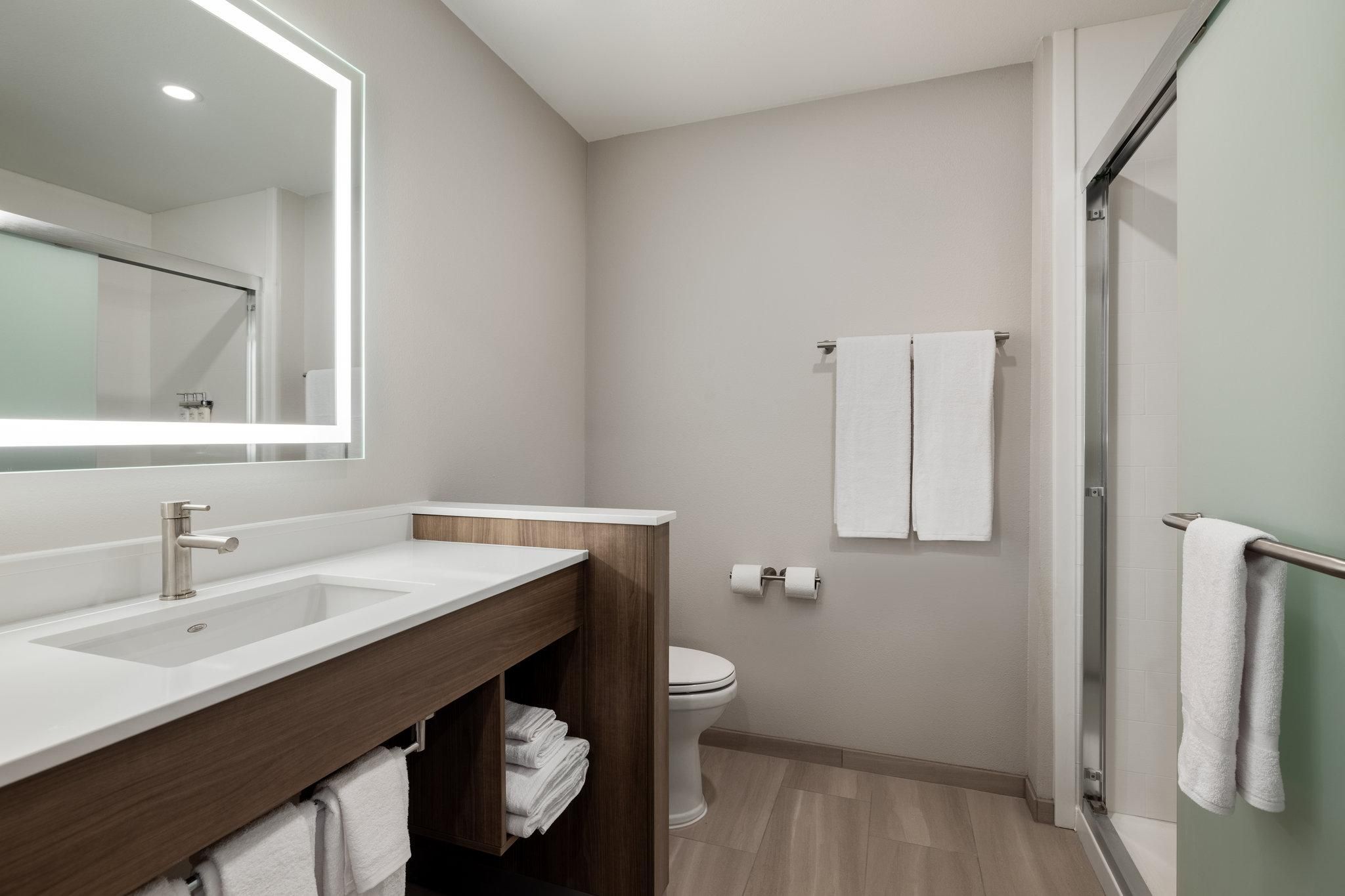 Holiday Inn Express & Suites Steamboat Springs 2 King Suite 3