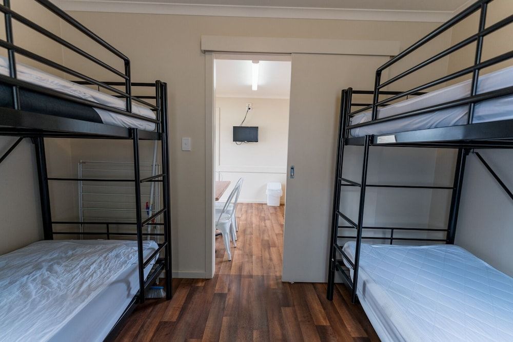 Beachport Caravan Park Economy Cabin