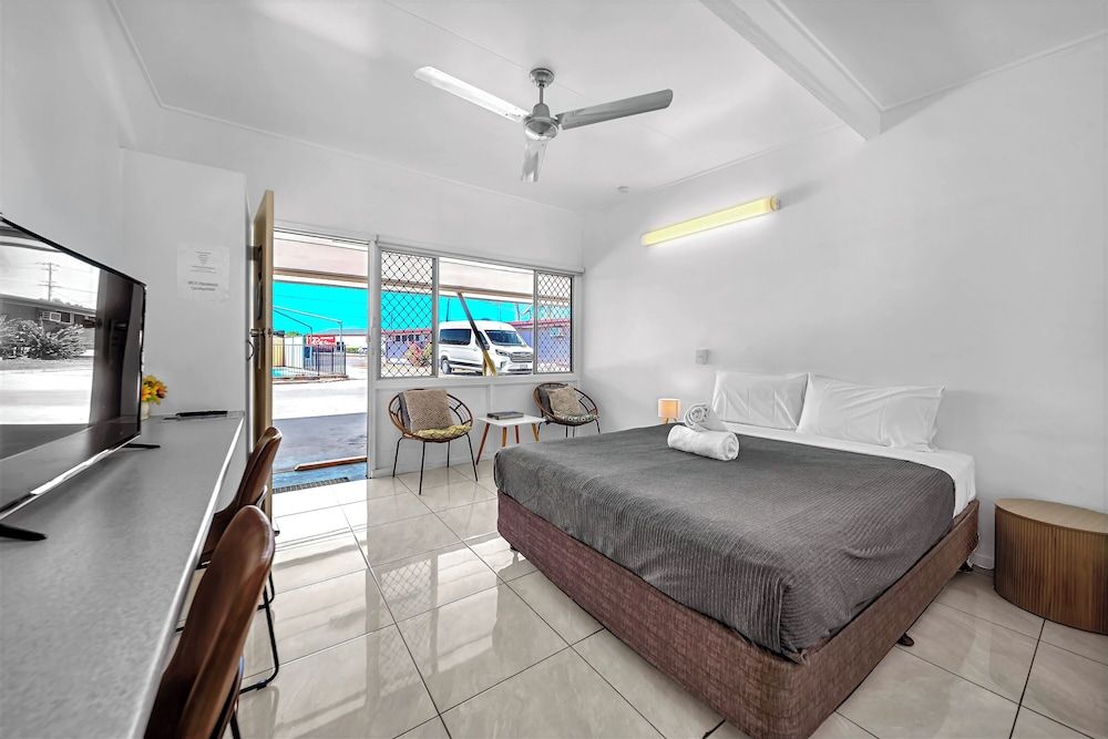 Pearly Shell Motel Classic Double Room 2