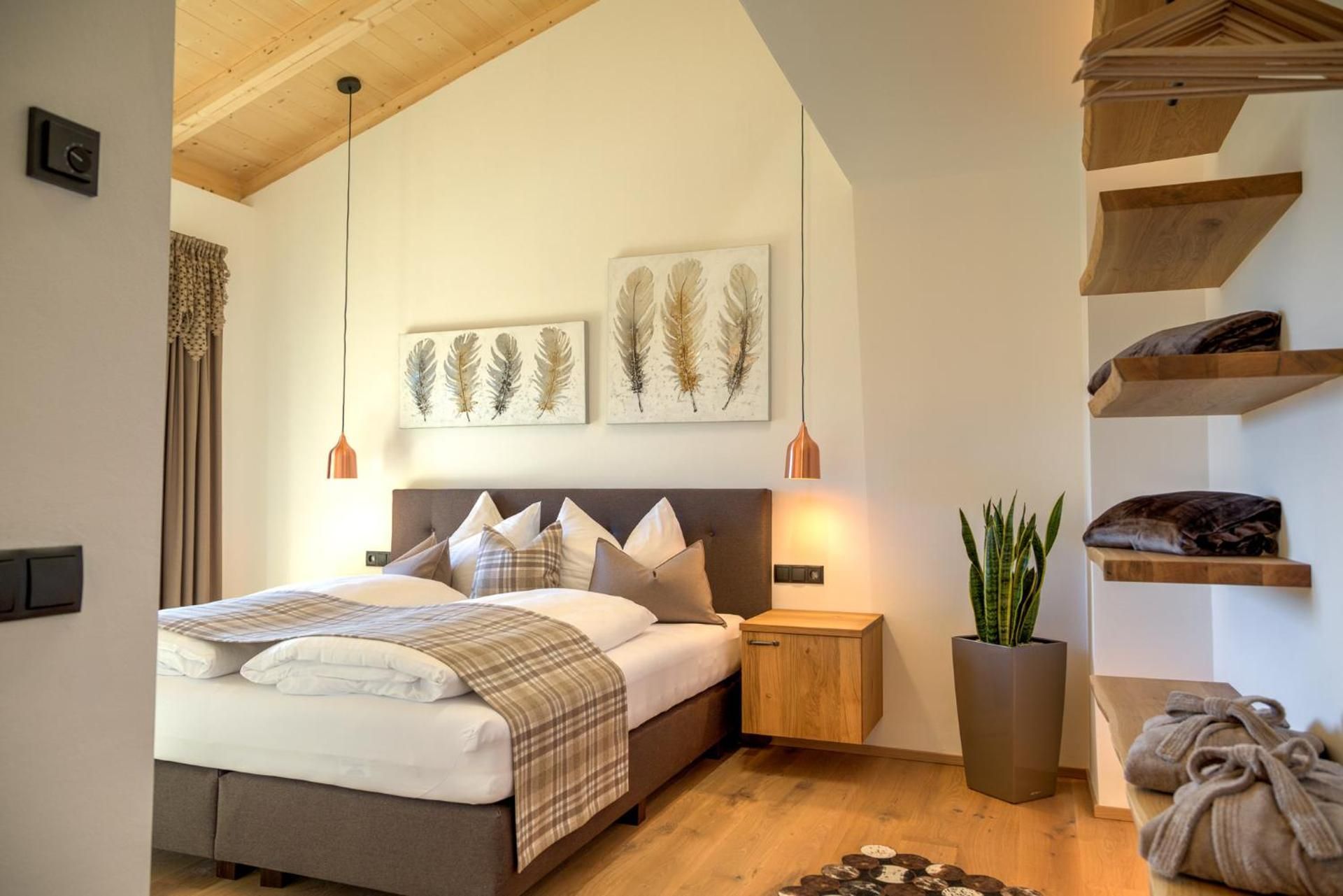 Apartment with Mountain View