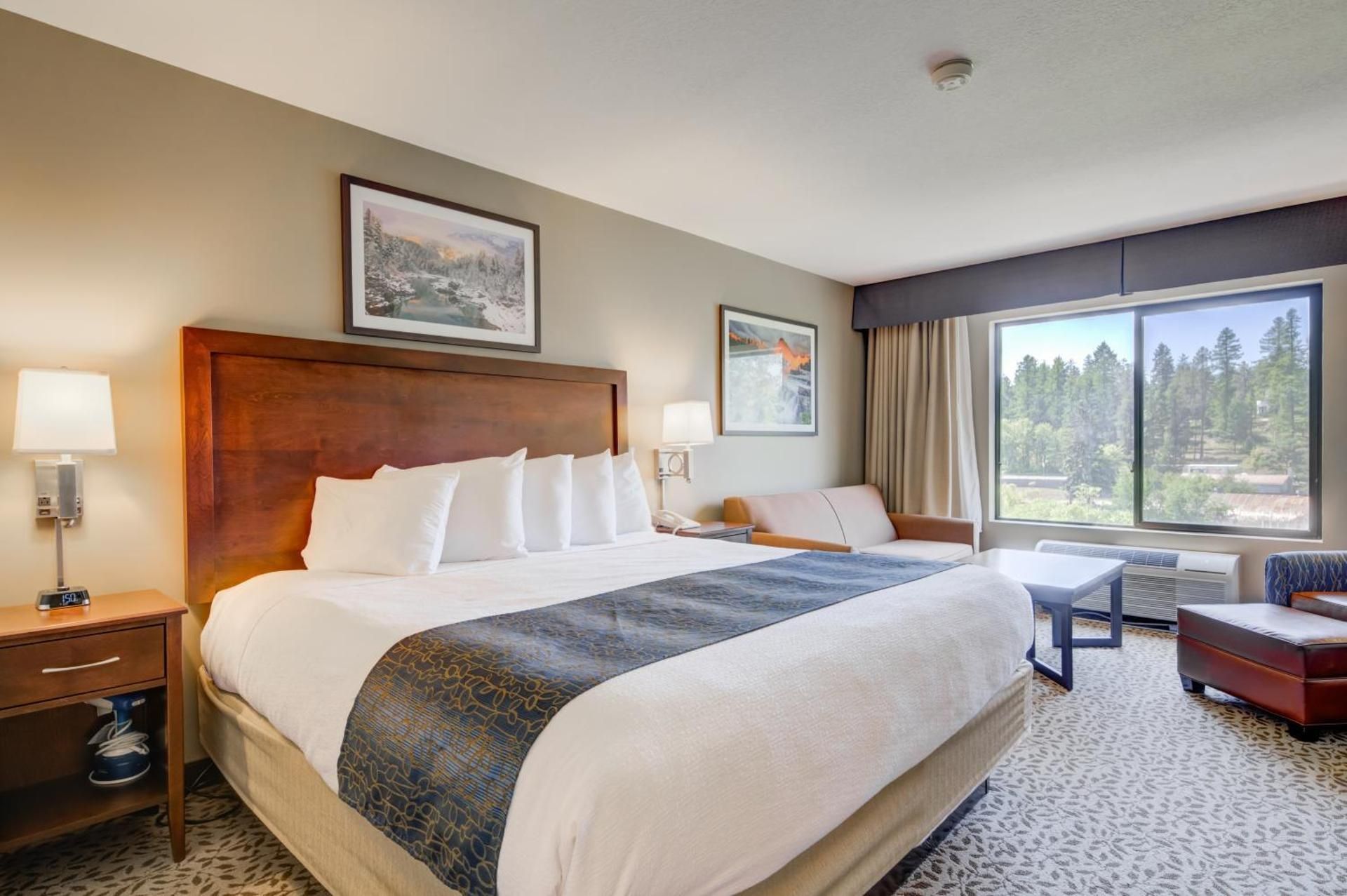 King Room with Sofa Bed and River View - Non-Smoking