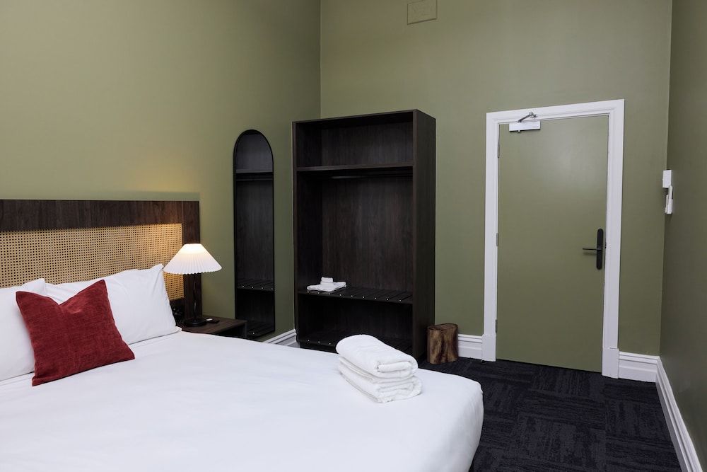 The Burlington Hotel Standard Double Room 4