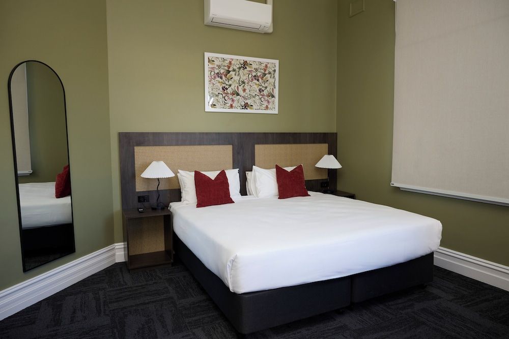 The Burlington Hotel Apartment, 2 Bedrooms 4