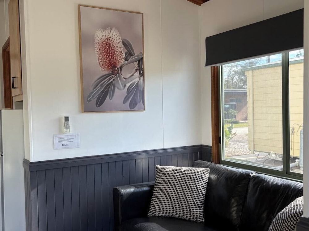 Kerang Holiday Park Premier Cabin, 2 Bedrooms 3