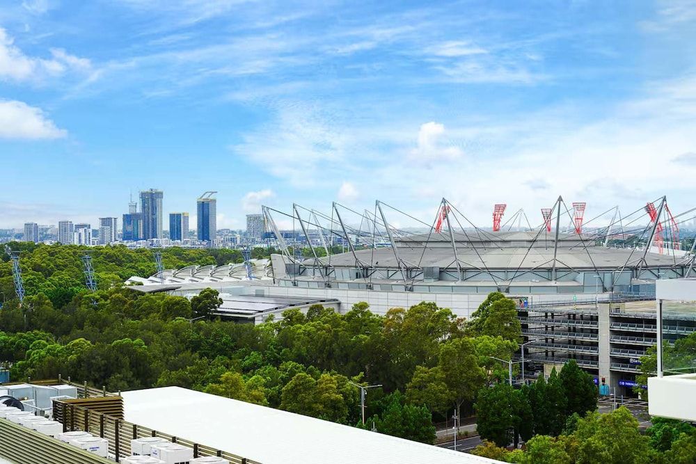 Metawisebnb Executive 2-bedroom Stadium View Apartment W Parking Apartment 5