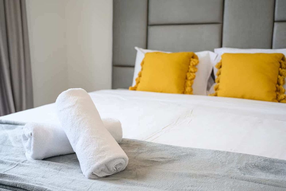 Metawisebnb Executive 2-bedroom Stadium View Apartment W Parking