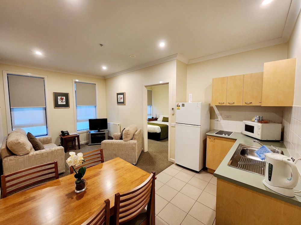 Mary MacKillop Sprituality Centre Melb Comfort Apartment, 1 Bedroom, Kitchen, Courtyard Area 2