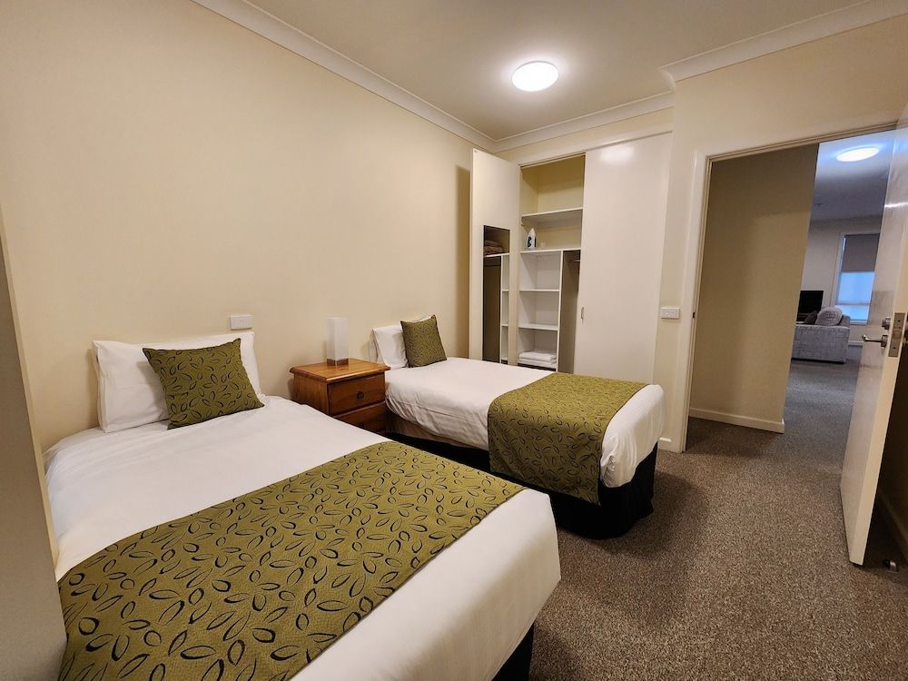 Mary MacKillop Sprituality Centre Melb Comfort Apartment, 2 Bedrooms, Kitchen, Courtyard Area 4