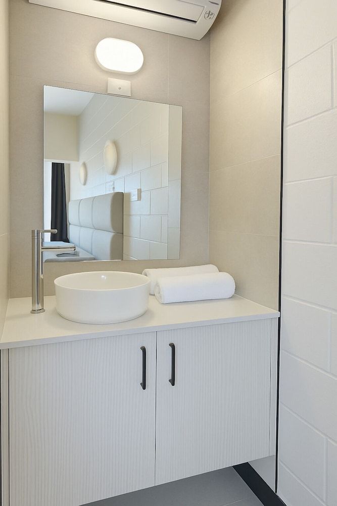 Jolly Knight Motel Classic Triple Room