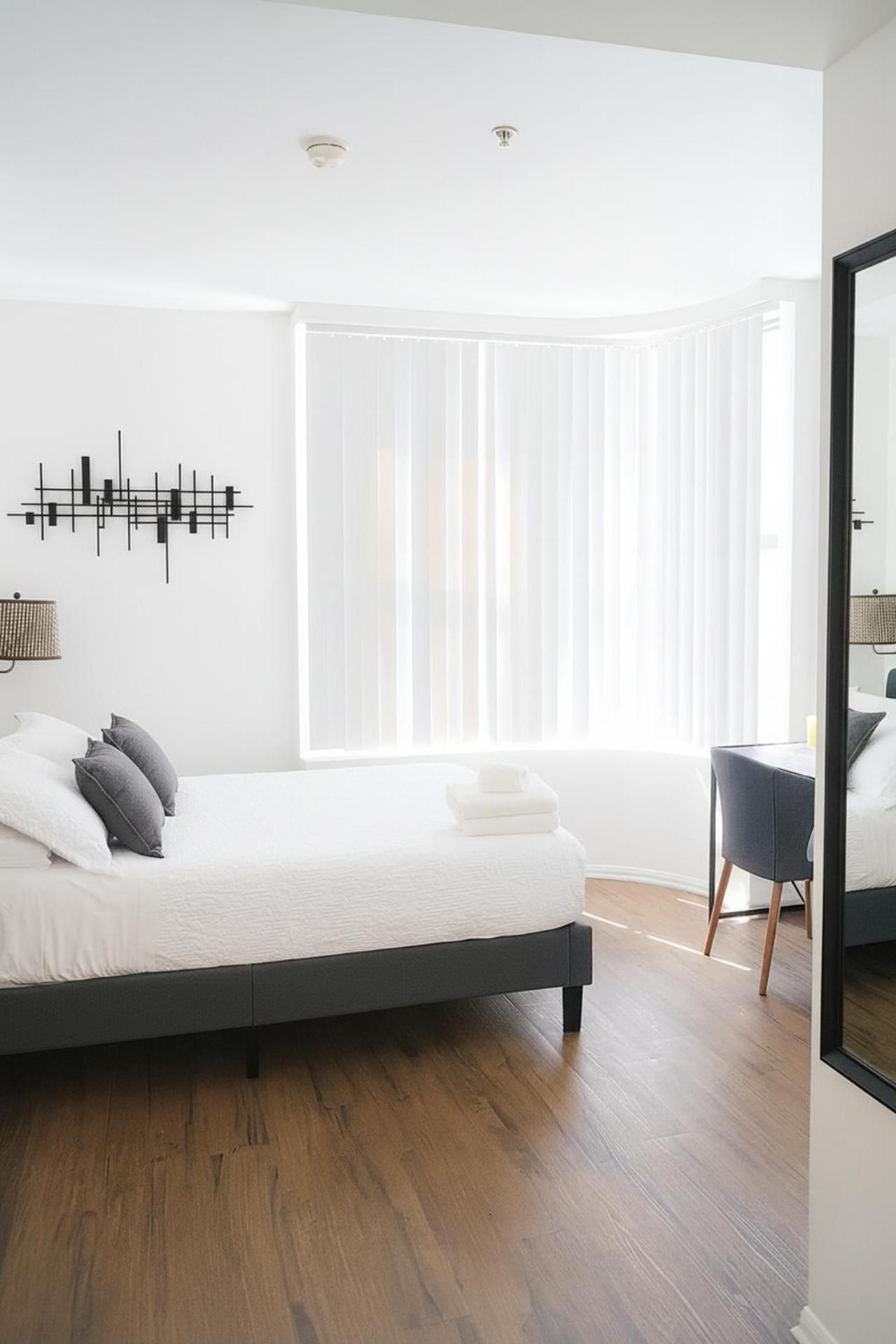 One-Bedroom Apartment with Balcony