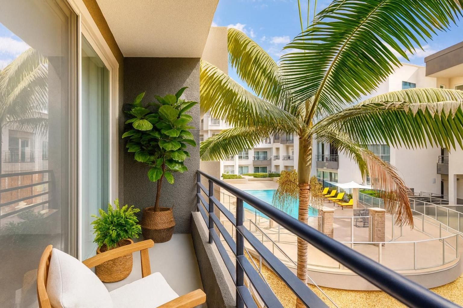 Deluxe One-Bedroom Apartment with Garden View