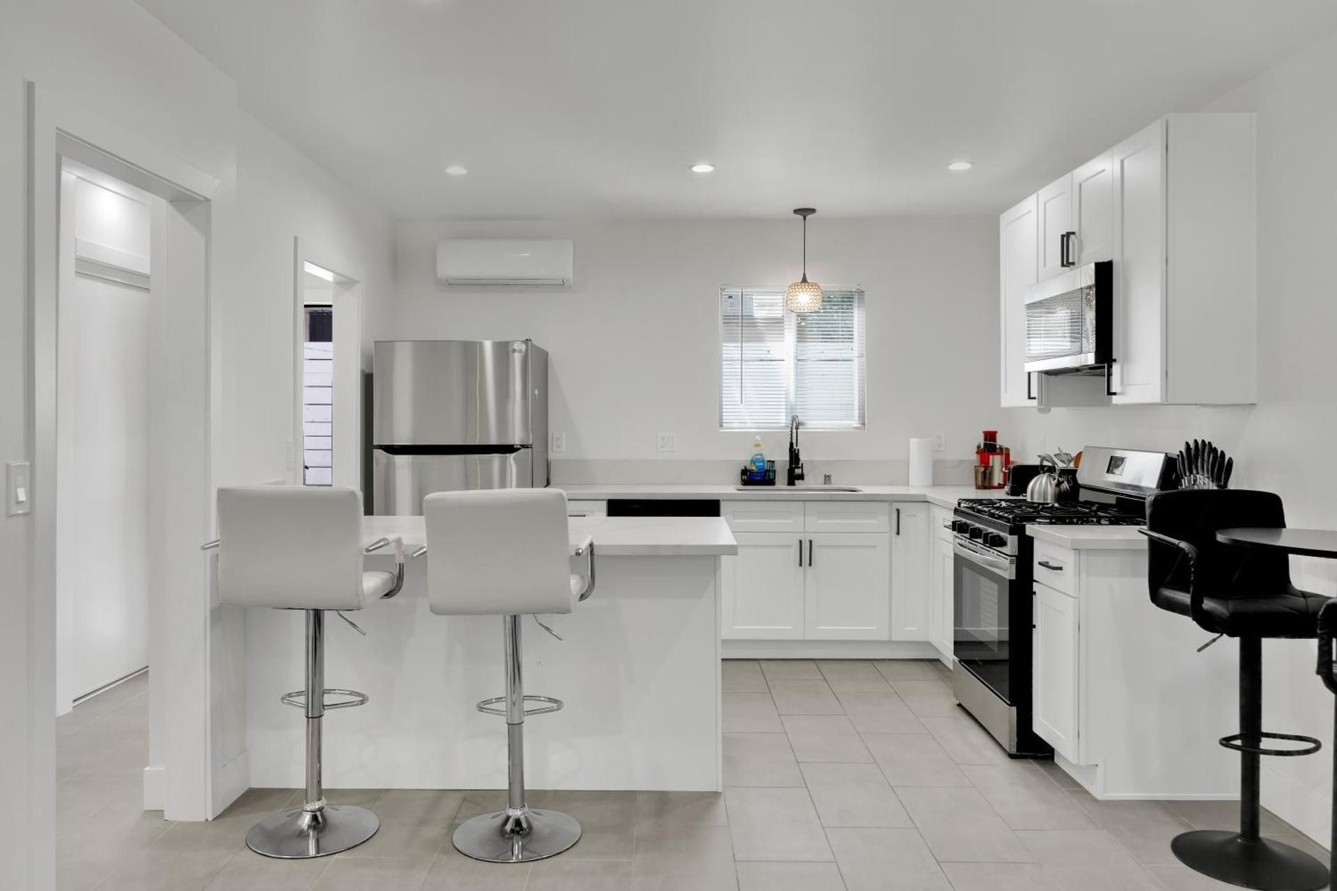 One-Bedroom Deluxe Apartment
