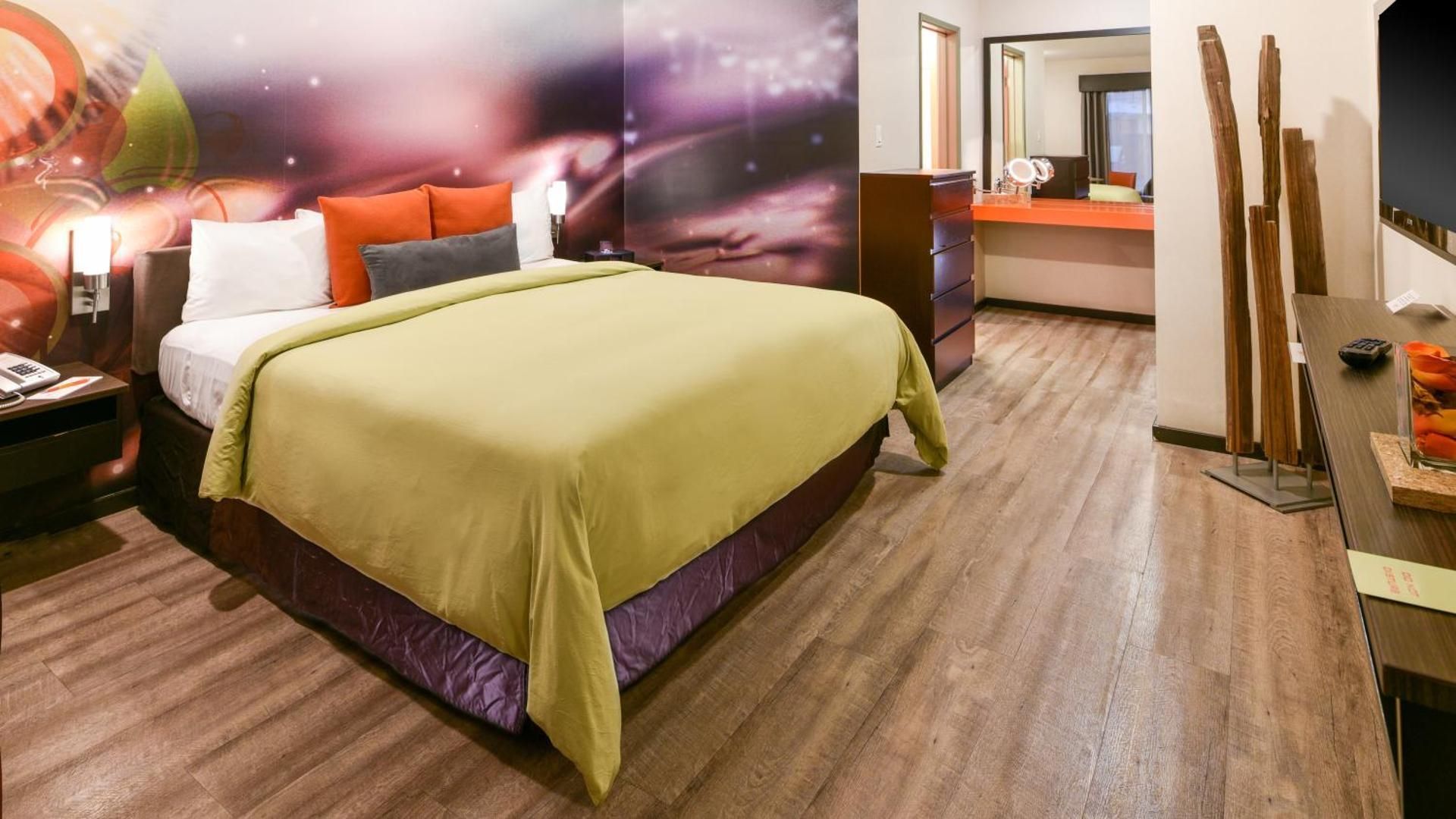 Standard Room, 1 King Bed
