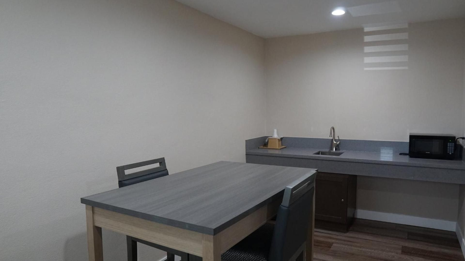 King Suite with Spa Bath