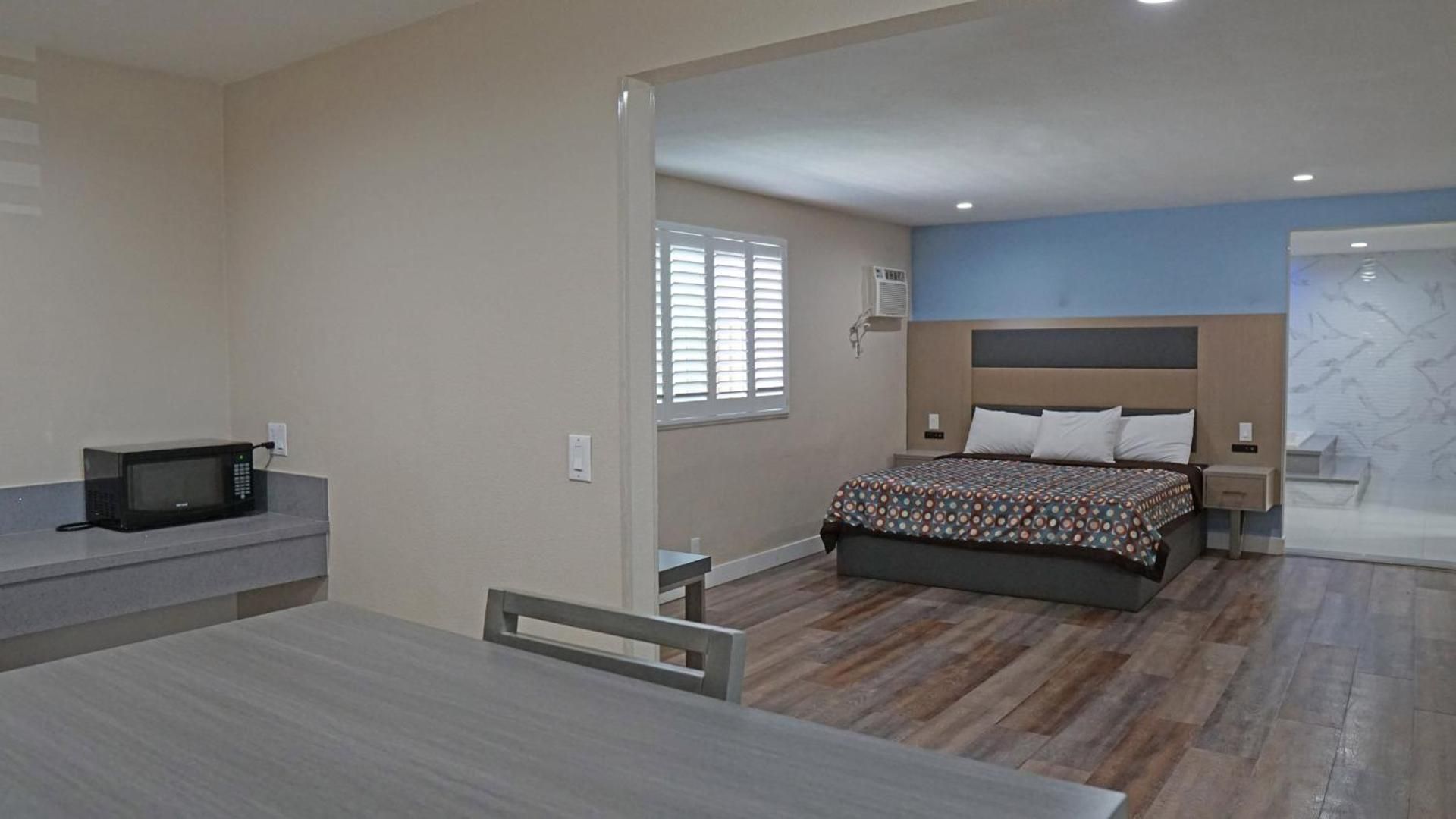 King Suite with Spa Bath