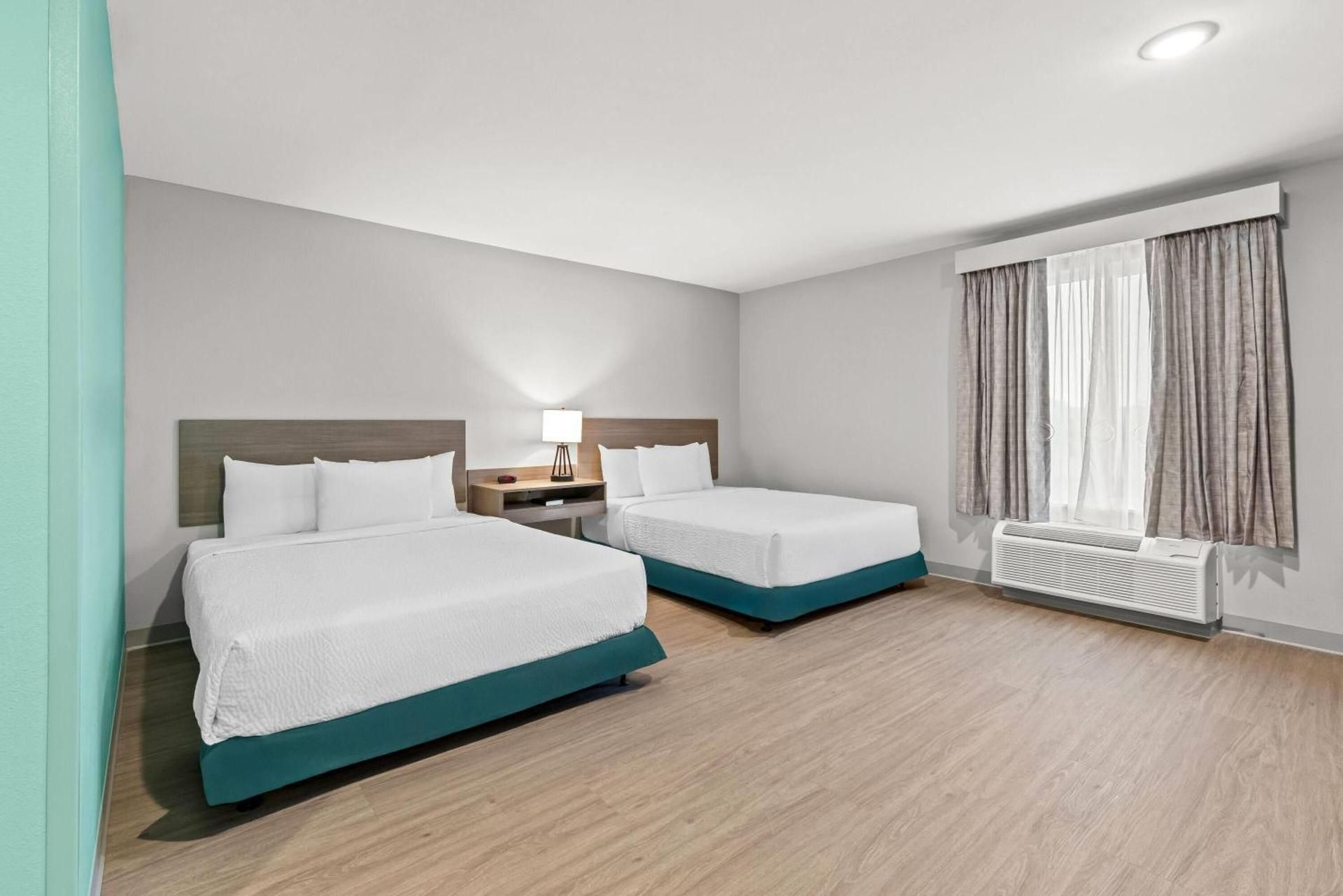 Queen Room with Two Queen Beds and Bathtub - Mobility Access/Non-Smoking